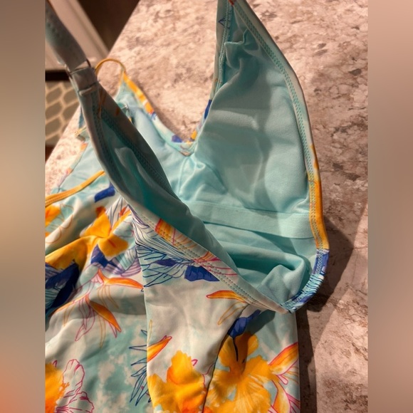 Xhilaration One Piece Swimsuit XL side cleavage floral blue NWT - Picture 6 of 9